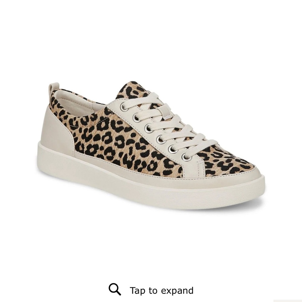 Vionic Winny Sneaker Leopard Print.